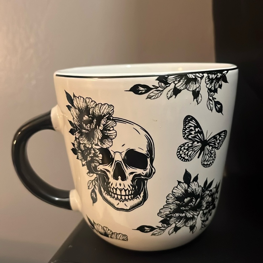 Skull and butterfly mug